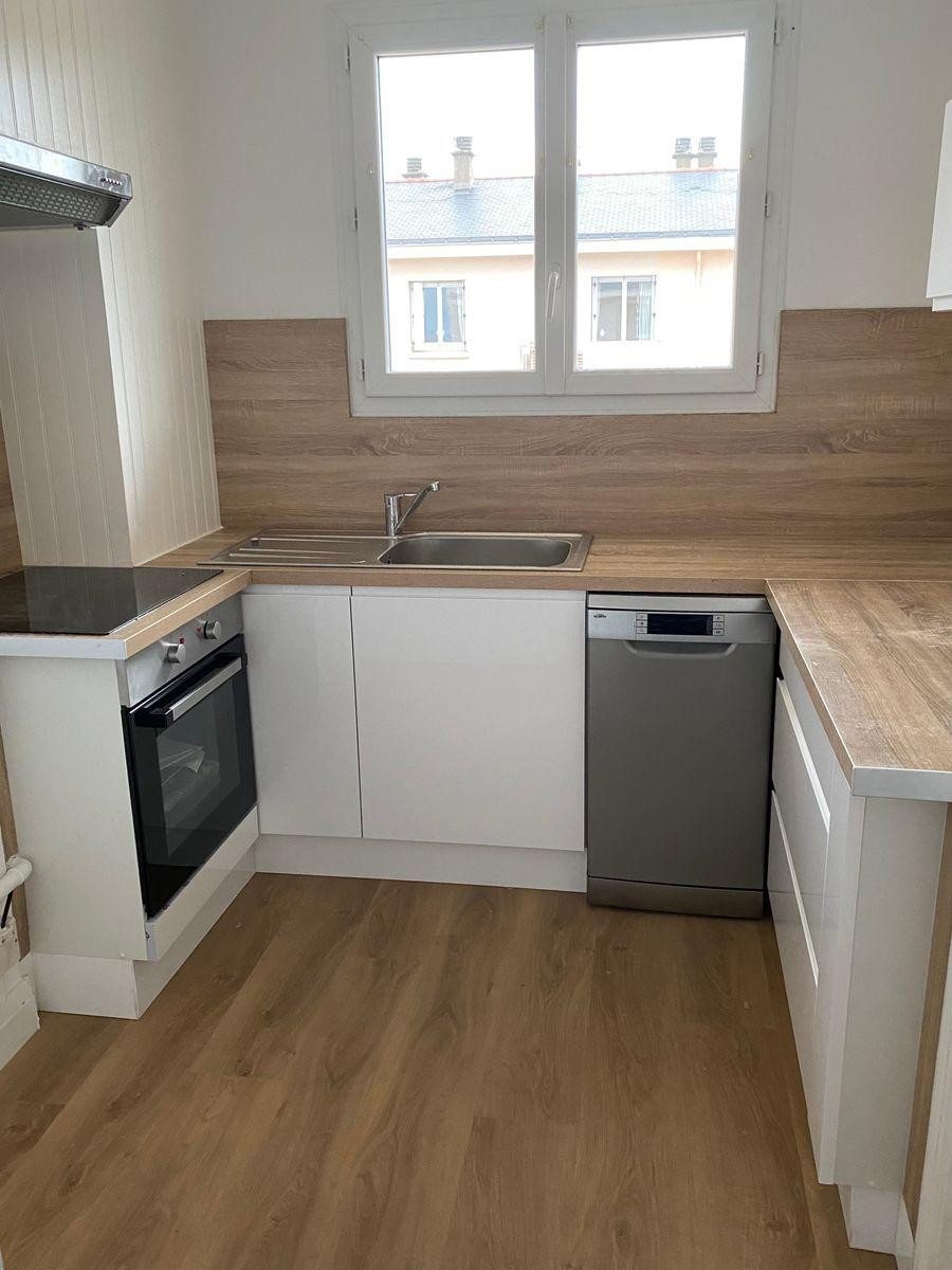 
                                                Colocation
                                                 Colocation 4 chambres - Appartement meublé équipé