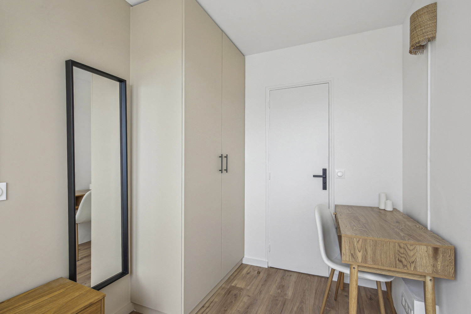 
                                                Colocation
                                                 COLOCATION 4 CHAMBRES - AVENUE STALINGRAD