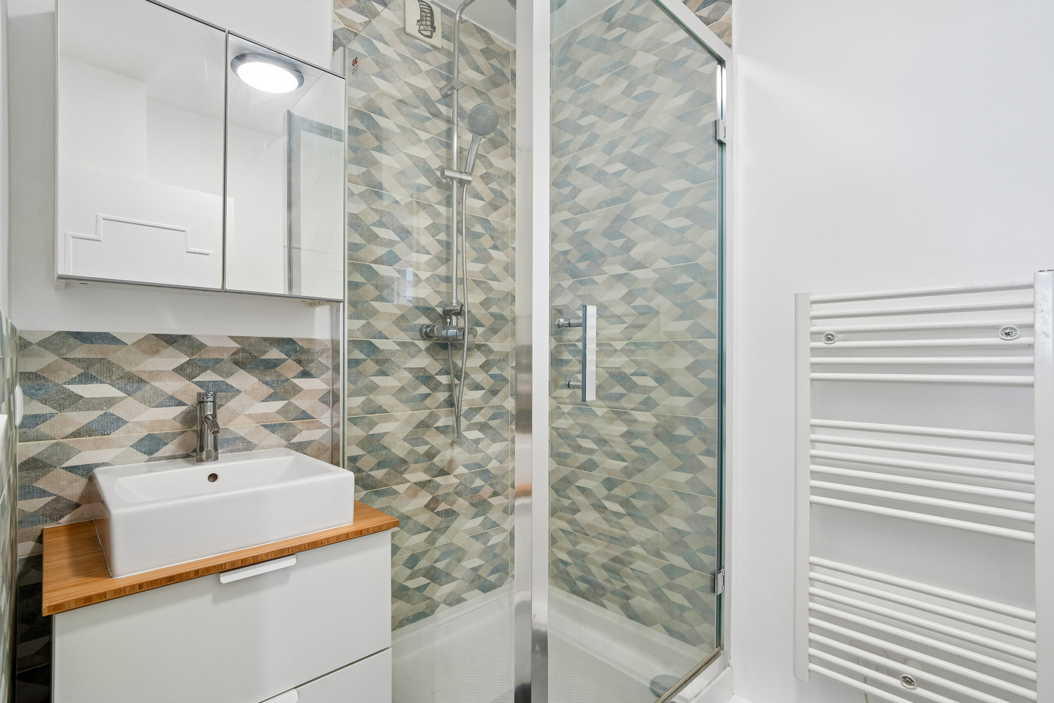 
                                                Colocation
                                                 COLOCATION 4 CHAMBRES - AVENUE STALINGRAD