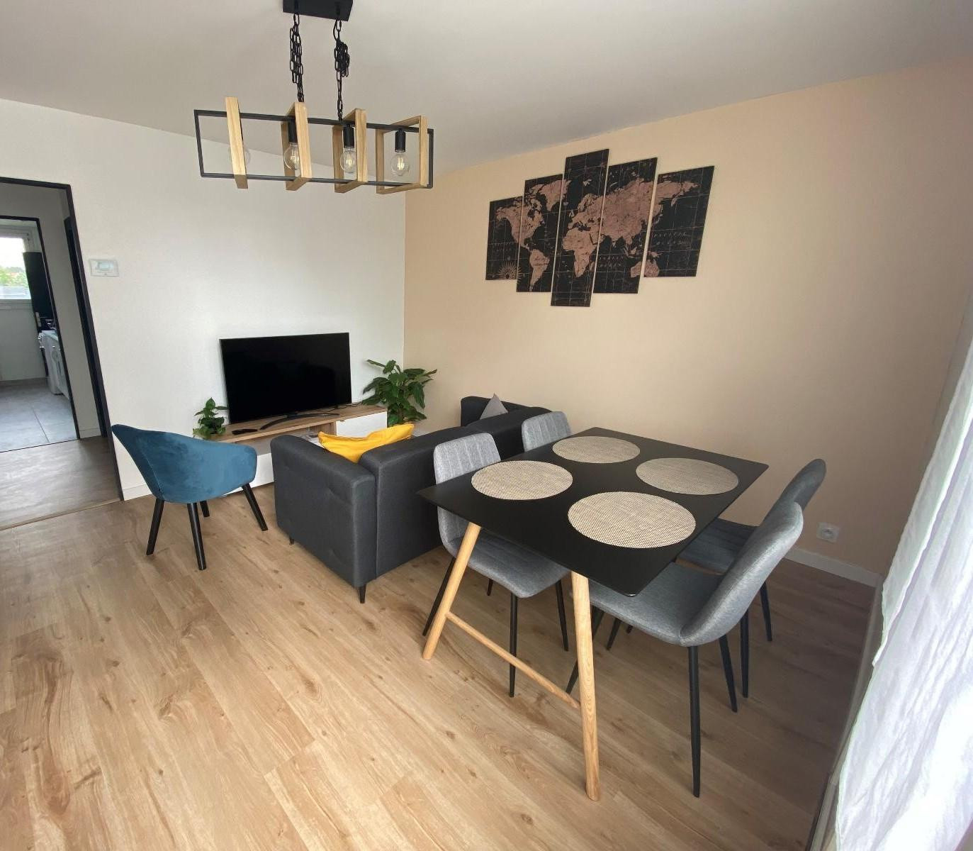 
                                                Colocation
                                                 Colocation - 4 chambres Cholet