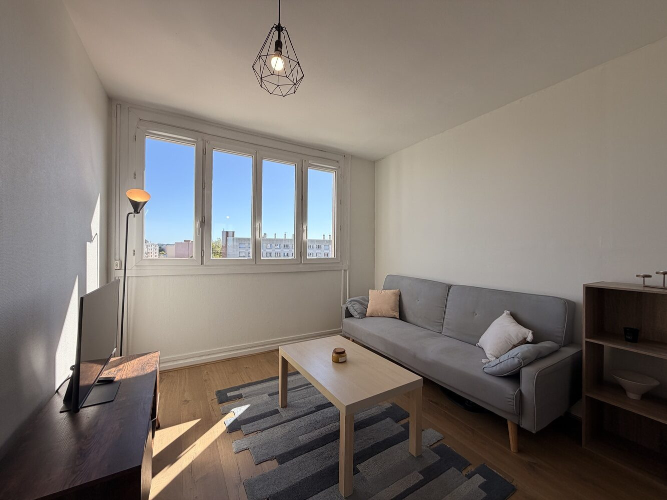 
                                                Colocation
                                                 Colocation 4 chambres - MÉTRO CUSSET