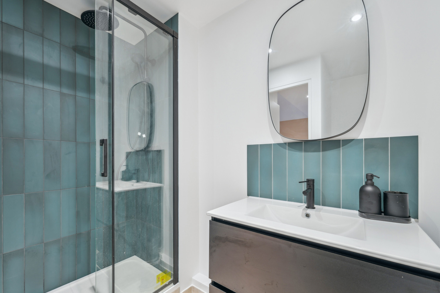 
                                                Colocation
                                                 COLOCATION 4 CHAMBRES - RUE JULES MICHELET