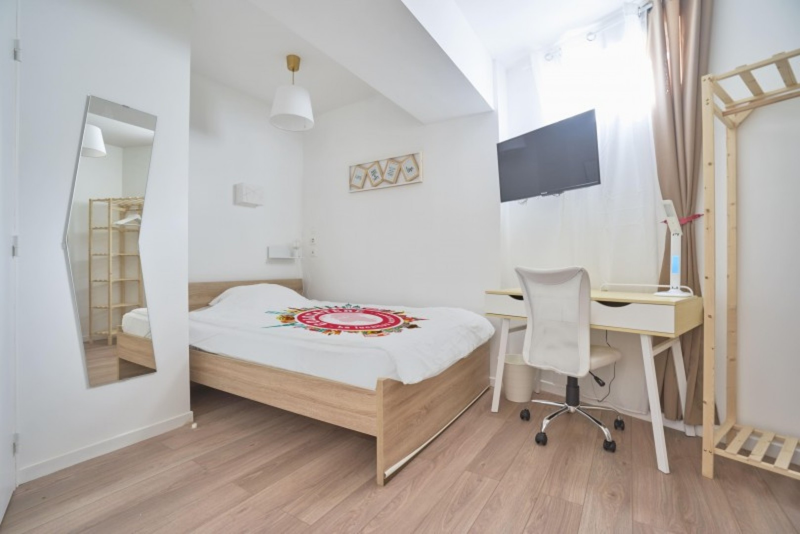 
                                                Colocation
                                                 Colocation 5 chambres