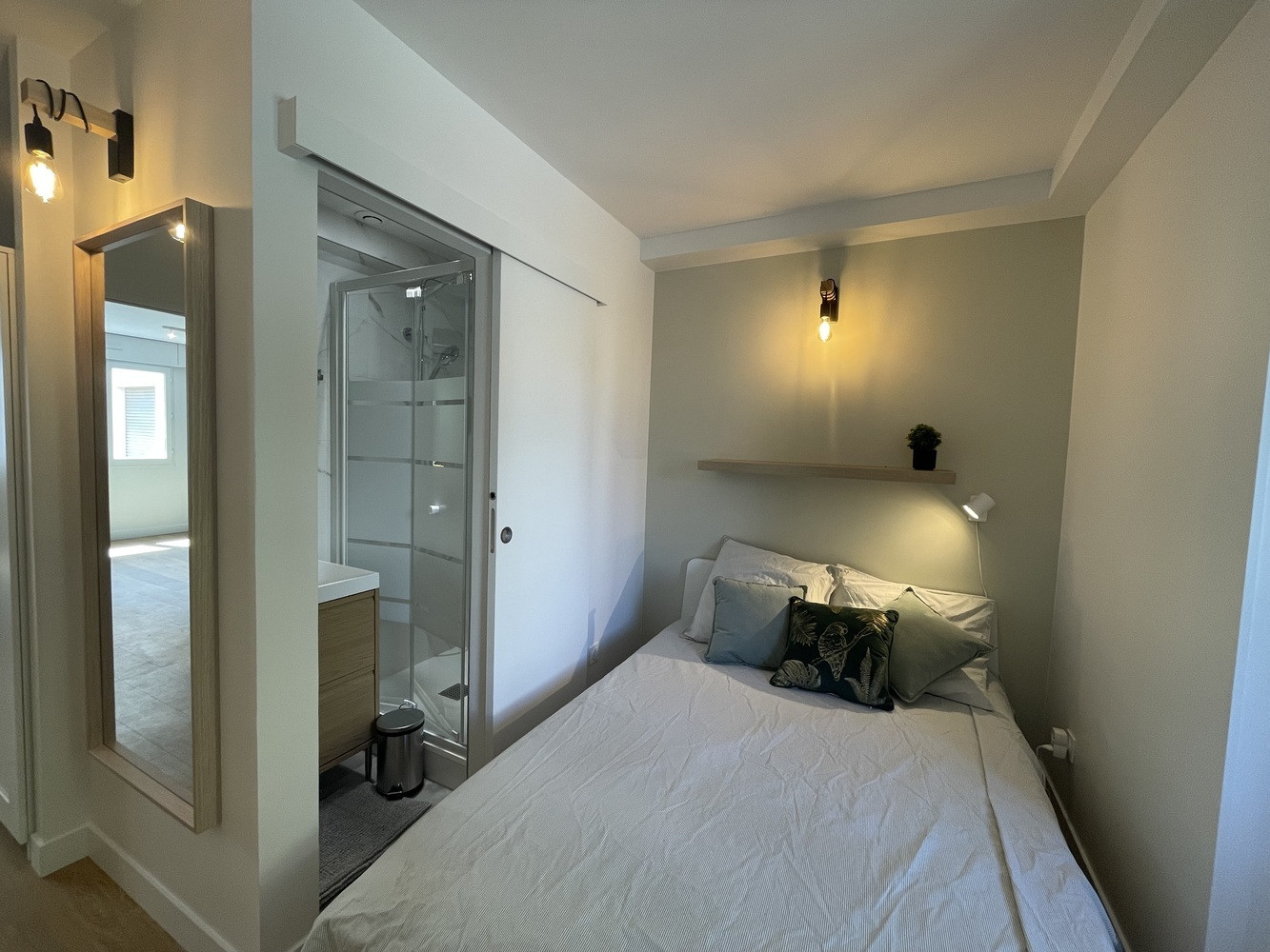 
                                                Colocation
                                                 Colocation – 5 chambres avec salle de bain