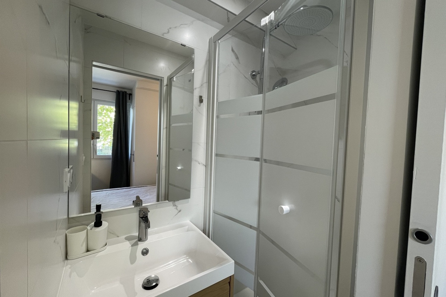 
                                                Colocation
                                                 Colocation – 5 chambres avec salle de bain