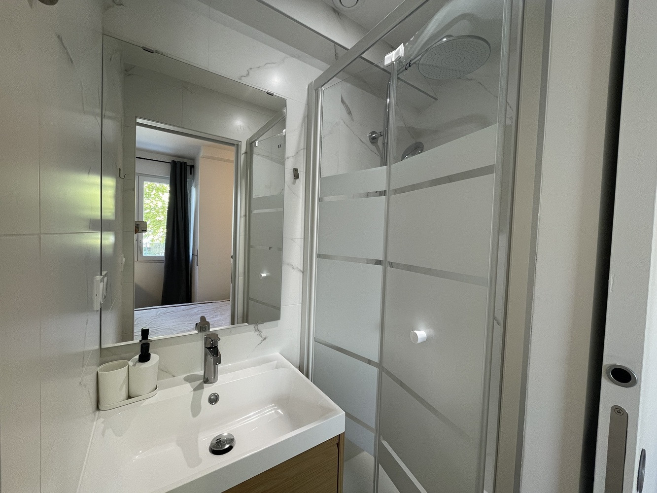 
                                                Colocation
                                                 Colocation – 5 chambres avec salle de bain