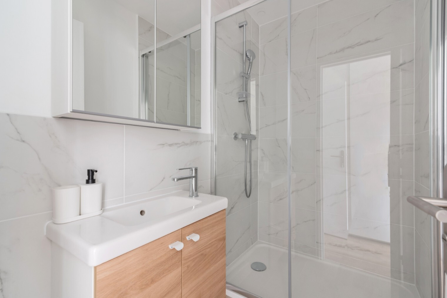 
                                                Colocation
                                                 Colocation 5 chambres avec salle d'eau privat