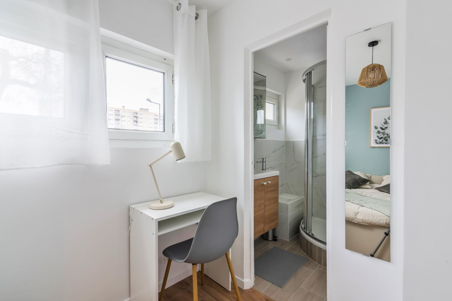 
                                                Colocation
                                                 Colocation 5 chambres avec salle d'eau privat