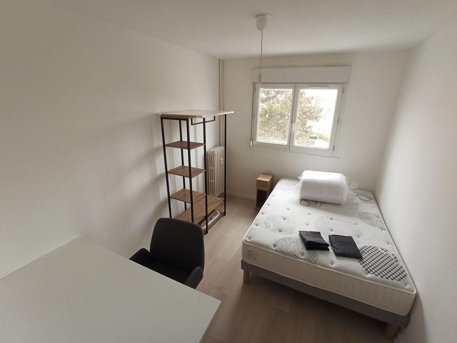 
                                                Colocation
                                                 Colocation 73m² proche hyper centre Reims