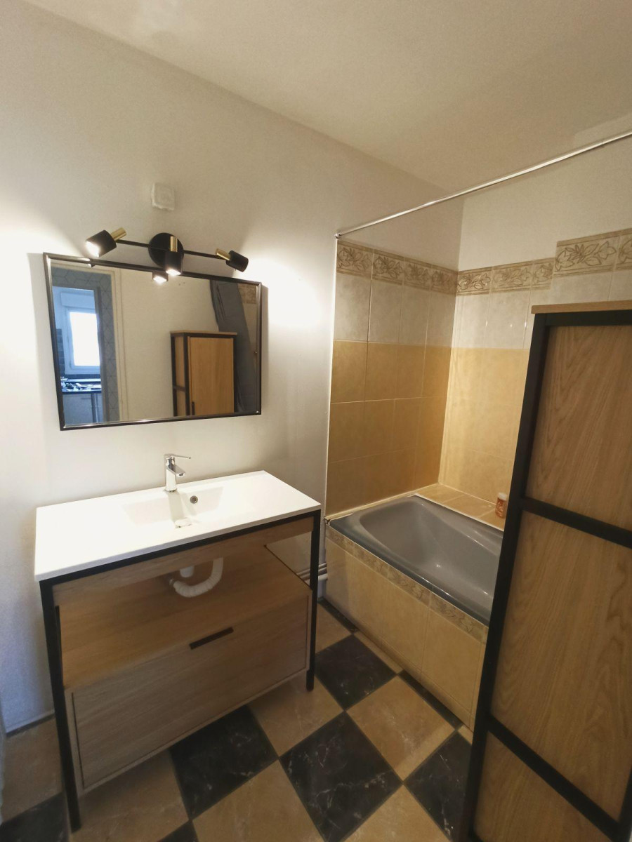 
                                                Colocation
                                                 Colocation 73m² proche hyper centre Reims