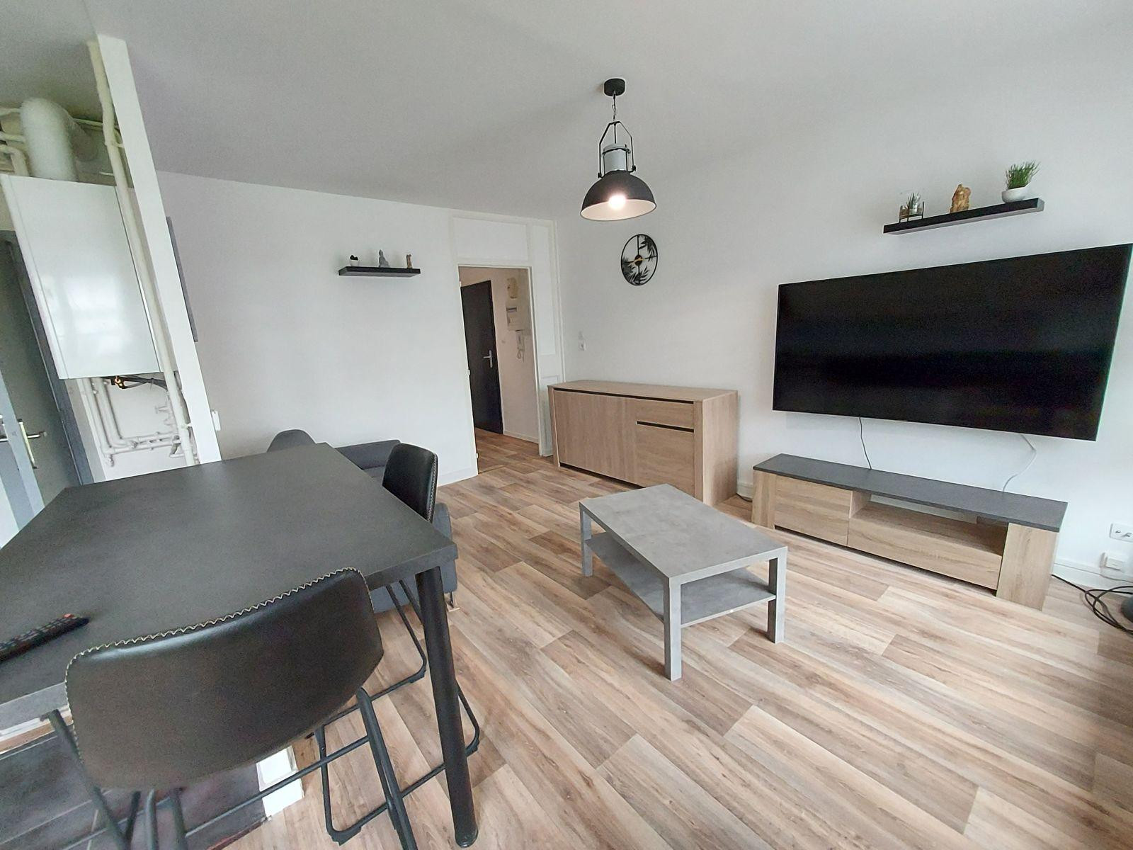 
                                                Colocation
                                                 Colocation 81m² pour 3 personnes refaite à neuf