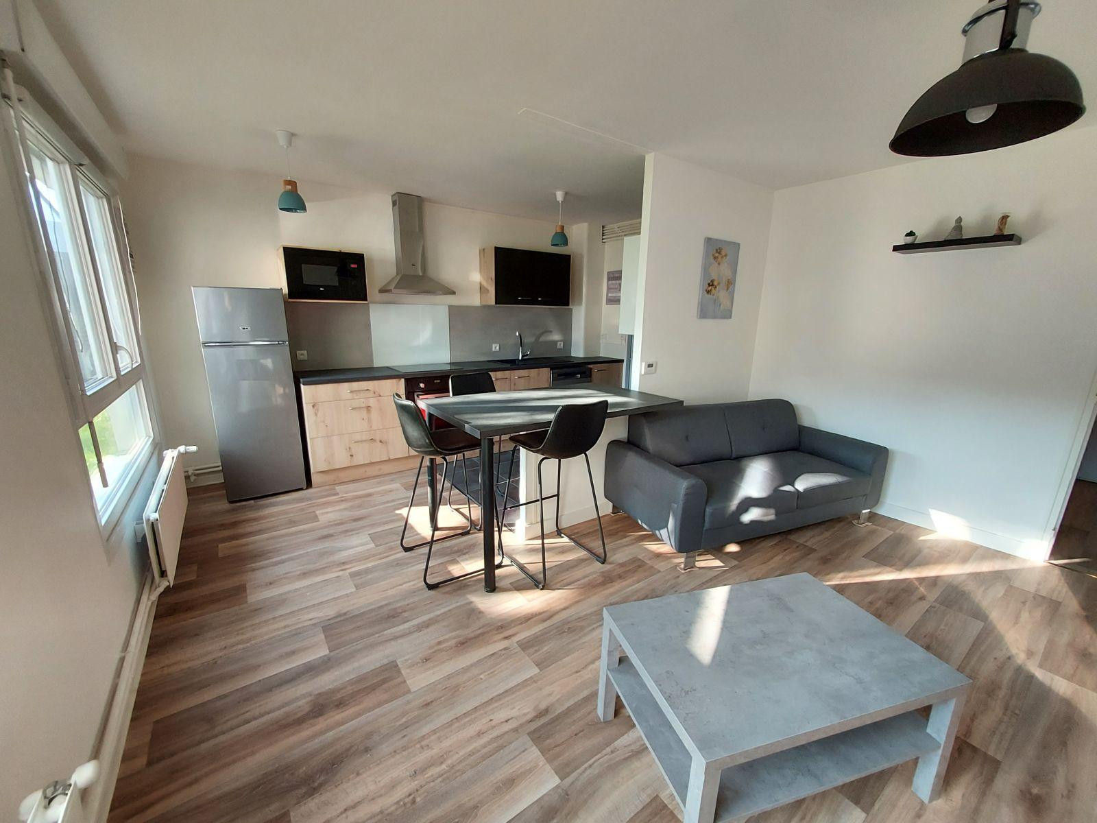 
                                                Colocation
                                                 Colocation 81m² pour 3 personnes refaite à neuf