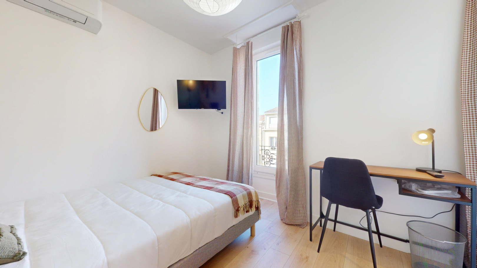 
                                                Colocation
                                                 Colocation 9 chambres