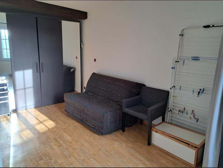 
                                                Location
                                                 Colocation à 3 en maison - 2 places disponibles