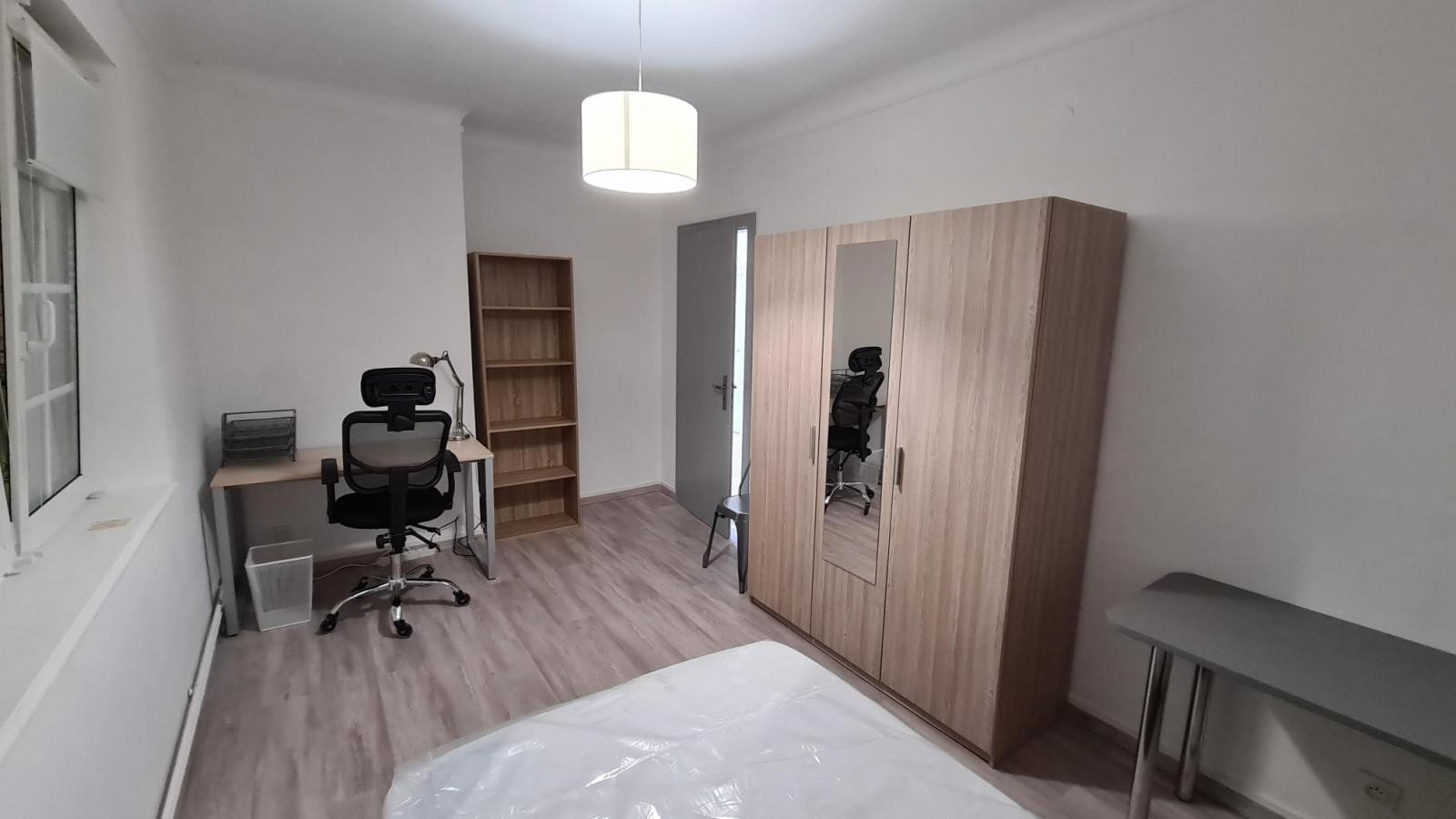 
                                                Colocation
                                                 Colocation à 350m du Luxembourg