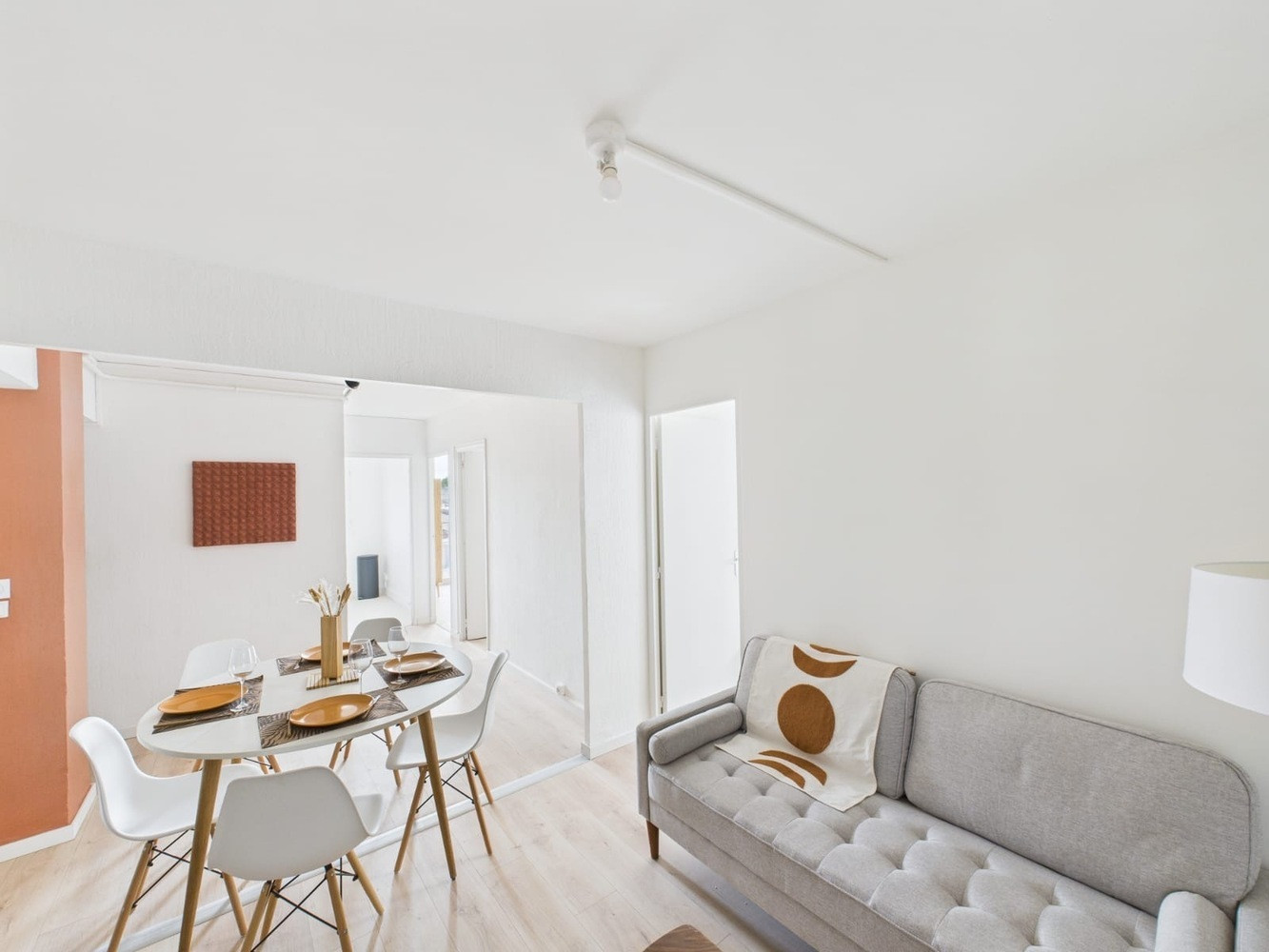 
                                                Colocation
                                                 Colocation à 5 min du métro Chartreux (M1)