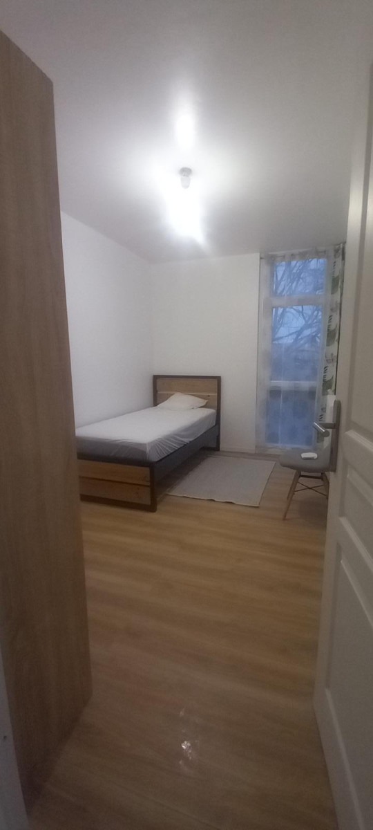 
                                                Colocation
                                                 Colocation à deux  dans un appartement t3 de 56m2