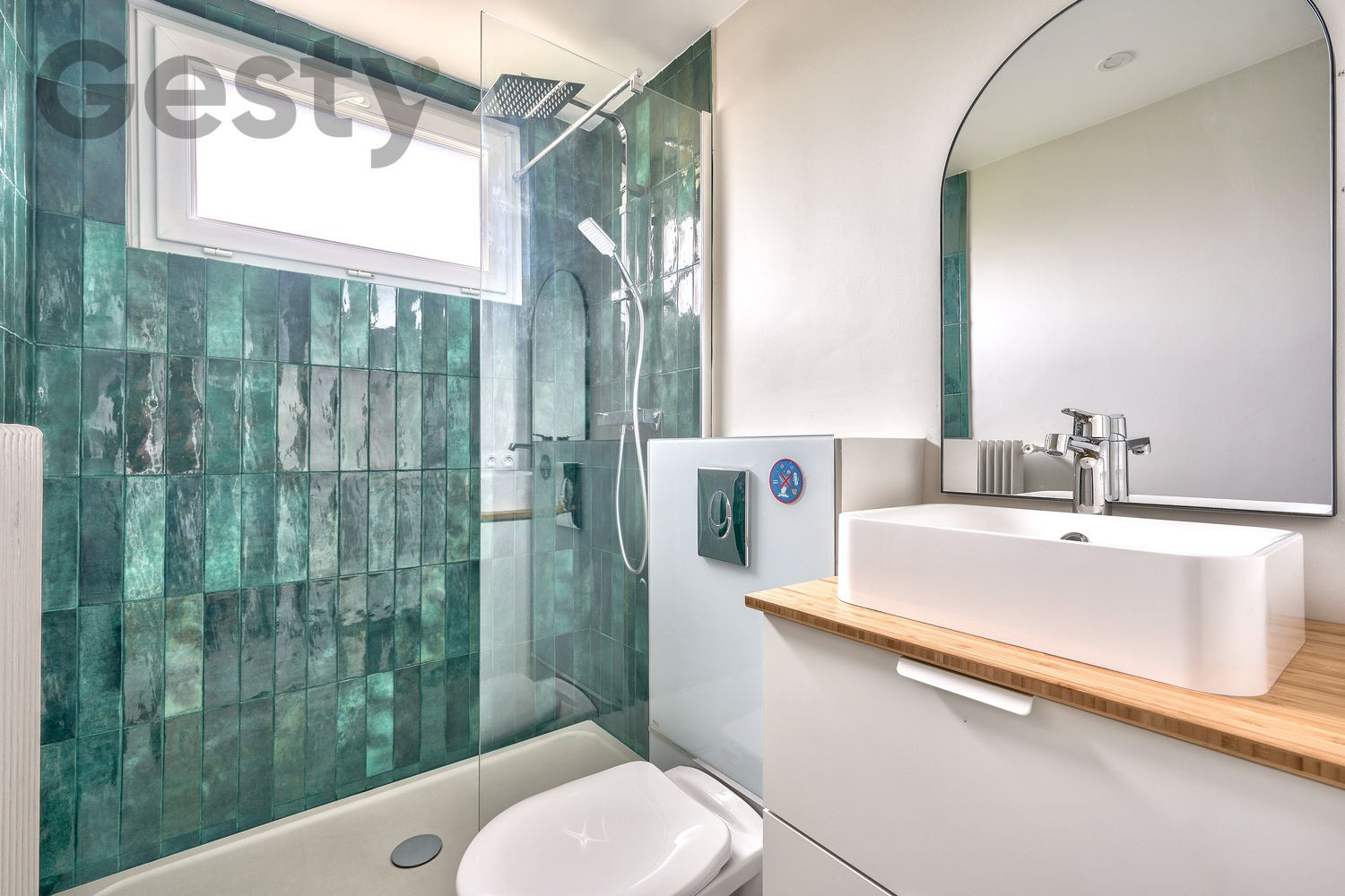 
                                                Colocation
                                                 Colocation – Appartement 100 m² avec balcon