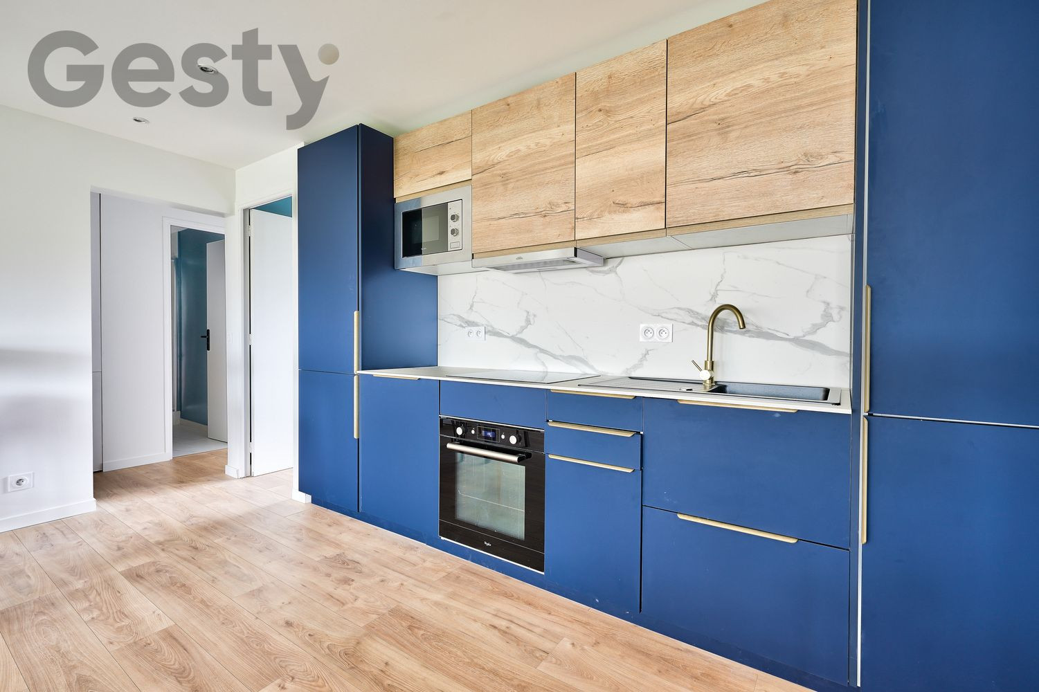 
                                                Colocation
                                                 Colocation – Appartement 100 m² avec balcon