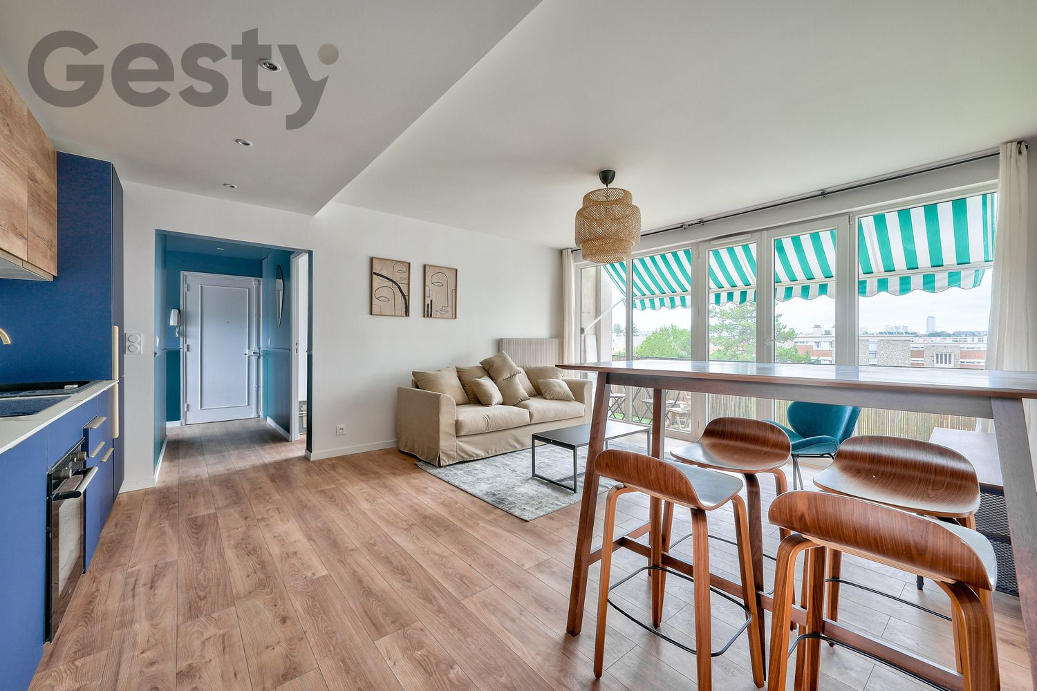 
                                                Colocation
                                                 Colocation – Appartement 100 m² avec balcon