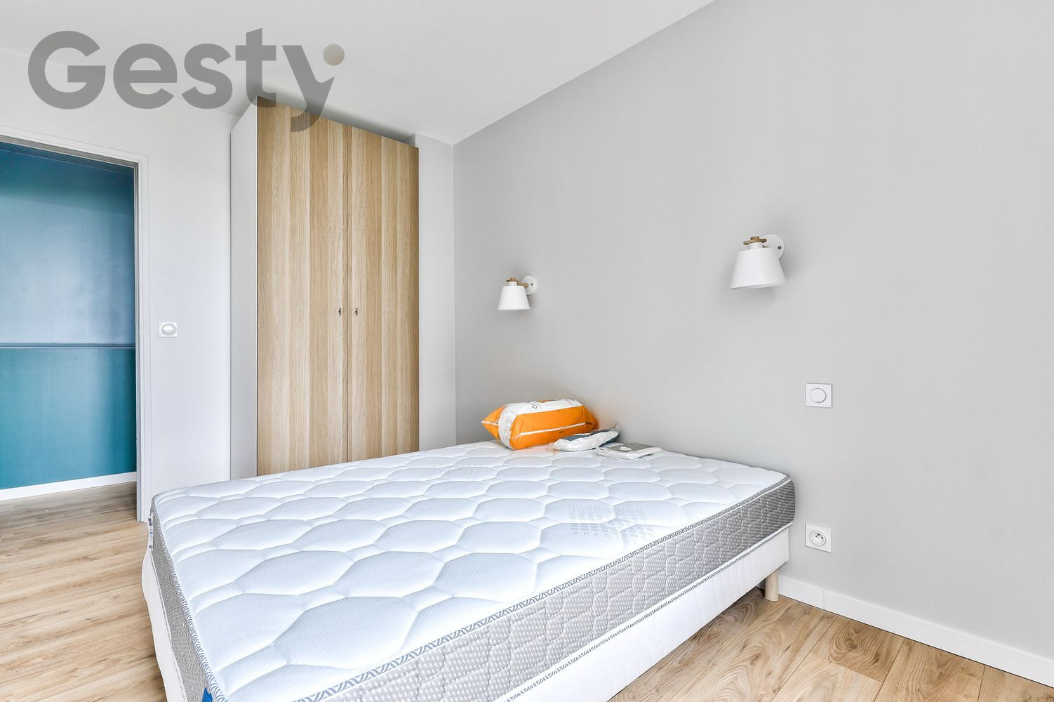 
                                                Colocation
                                                 Colocation – Appartement 100 m² avec balcon