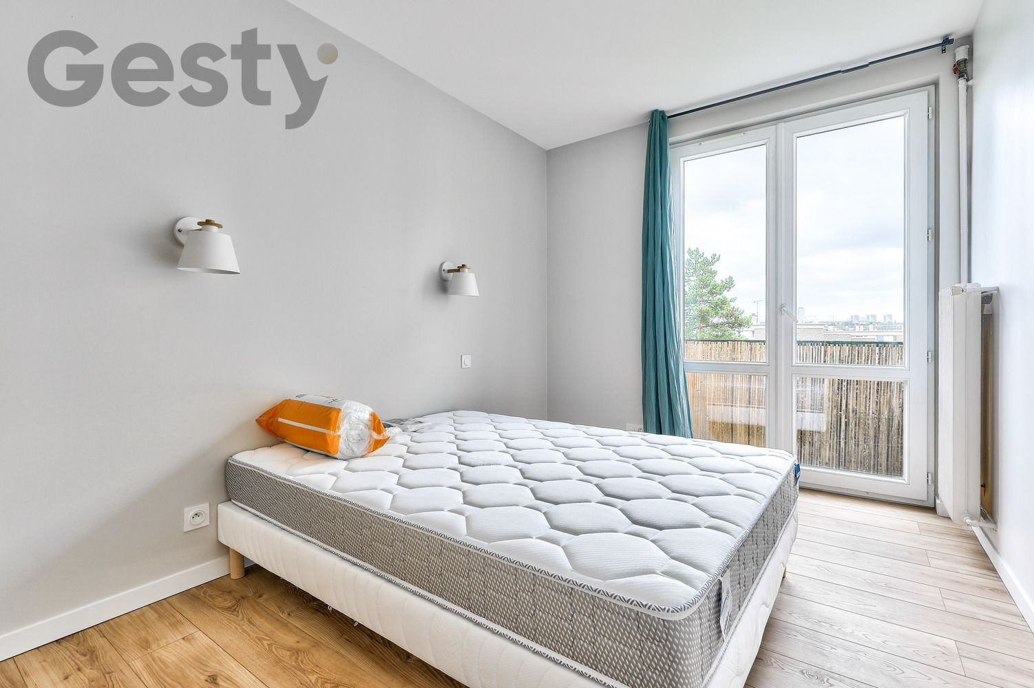 
                                                Colocation
                                                 Colocation – Appartement 100 m² avec balcon