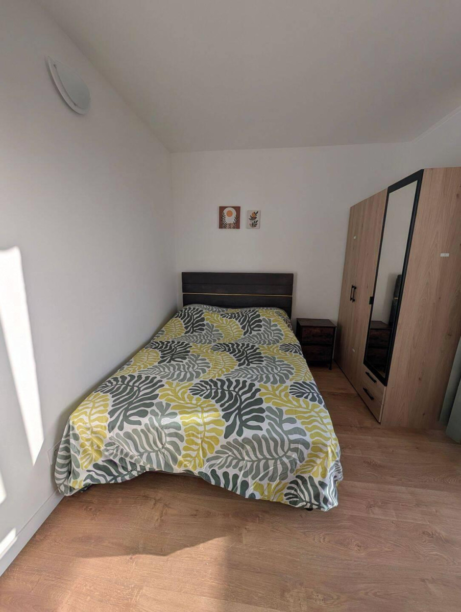 
                                                Colocation
                                                 Colocation Appartement 80 M2 meublé refait à neuf
