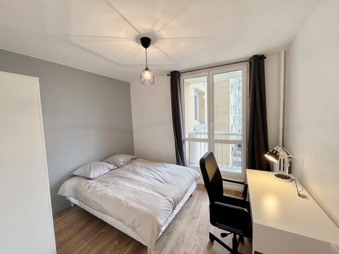 
                                                Colocation
                                                 COLOCATION - AVENUE  GABRIEL PERI