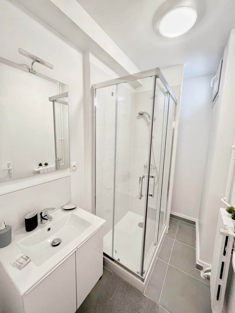 
                                                Colocation
                                                 COLOCATION - AVENUE  GABRIEL PERI