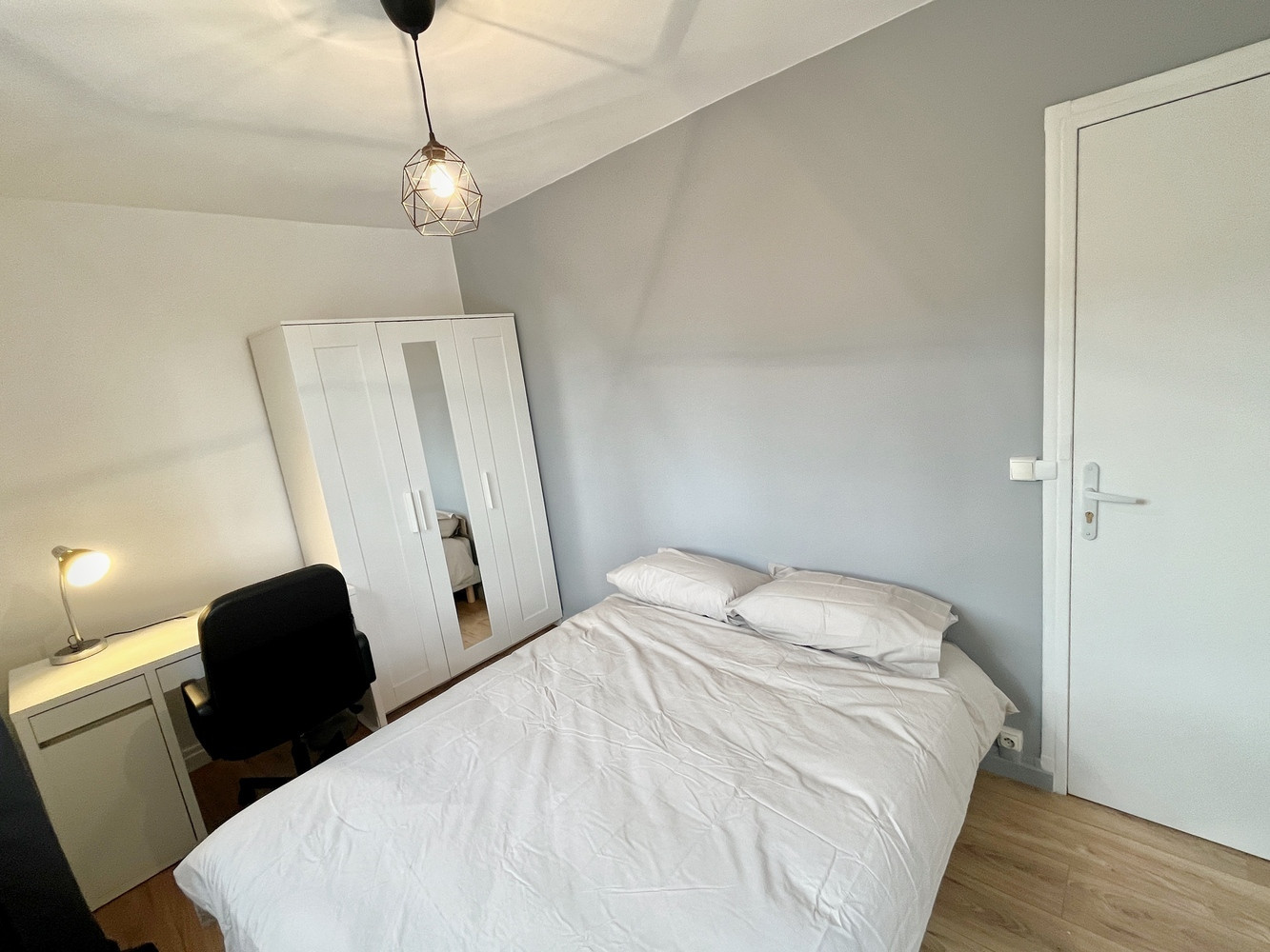 
                                                Colocation
                                                 COLOCATION - AVENUE  GABRIEL PERI