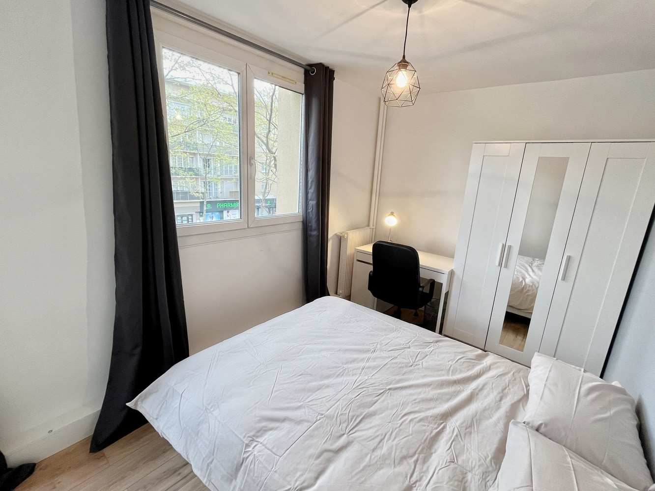 
                                                Colocation
                                                 COLOCATION - AVENUE  GABRIEL PERI