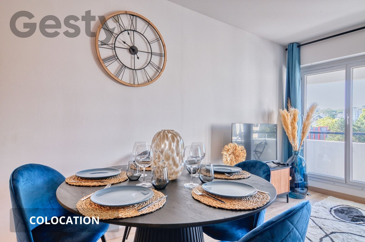
                                                Colocation
                                                 Colocation – Chambre avec accès balcon