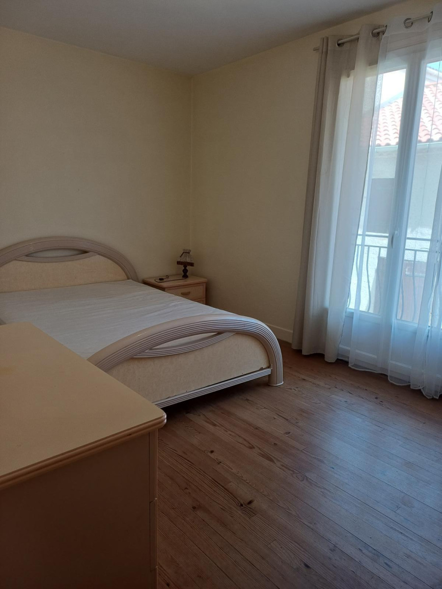 
                                                Colocation
                                                 Colocation chambre avec balcon privatif.