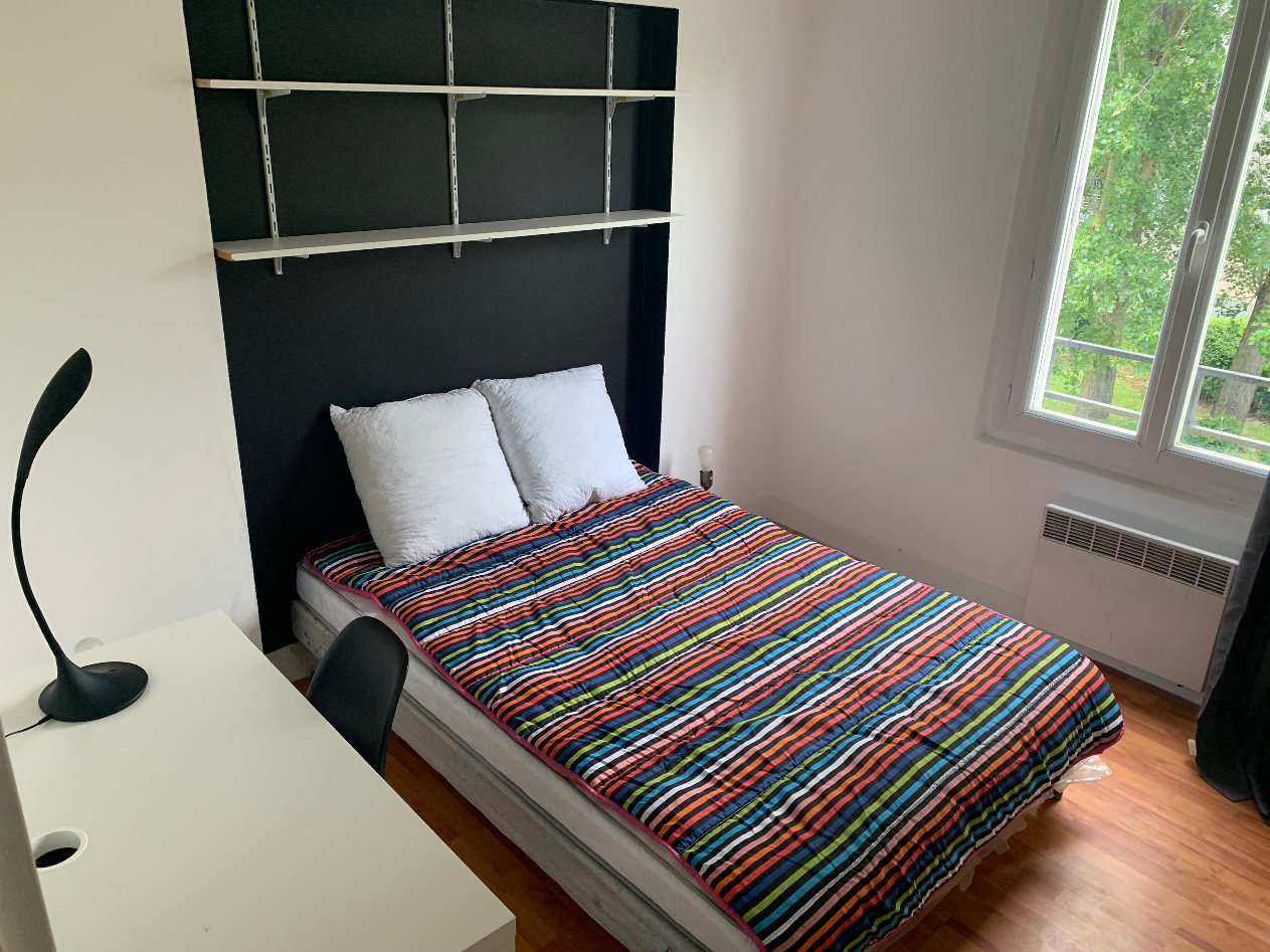 
                                                Colocation
                                                 Colocation chambre meublée Cergy Saint-Christophe