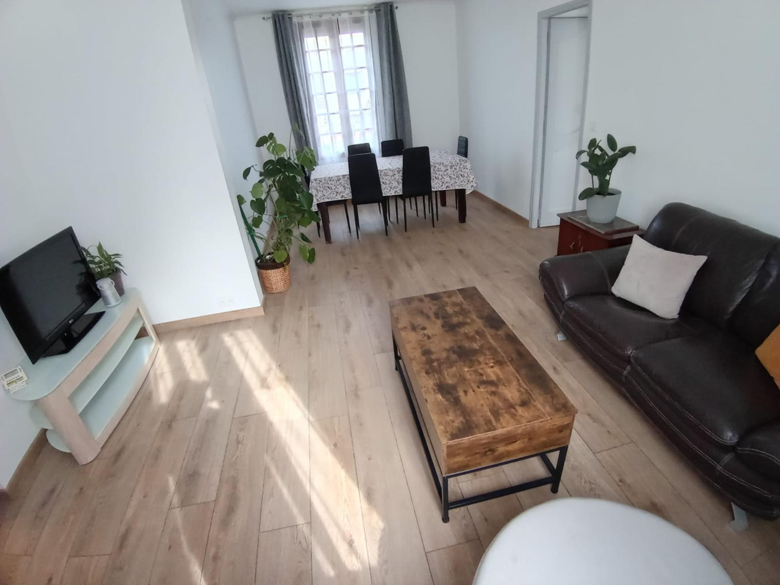 
                                                Colocation
                                                 Colocation dans appartement rénové avec jardin