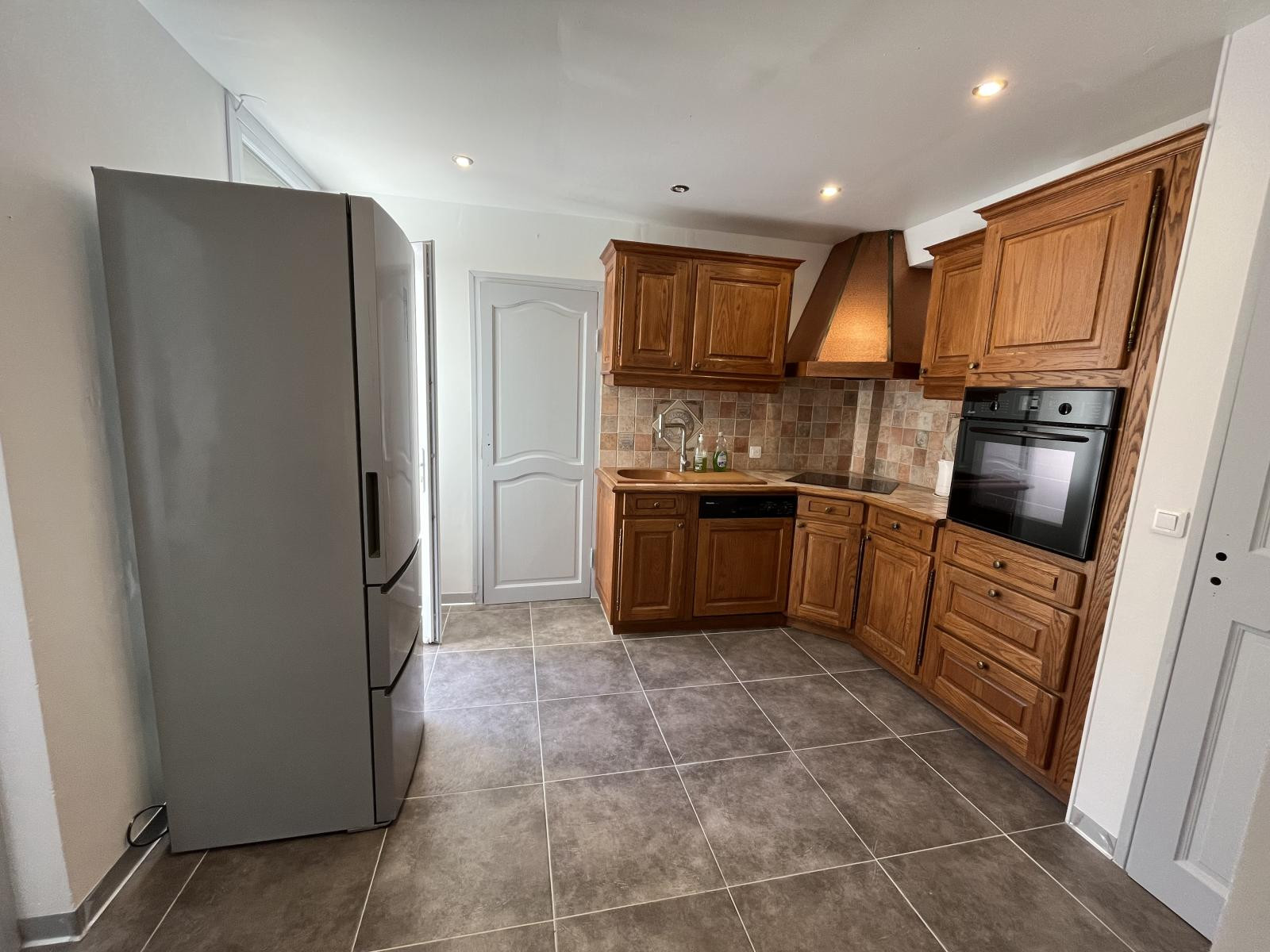 
                                                Colocation
                                                 Colocation dans appartement rénové avec jardin