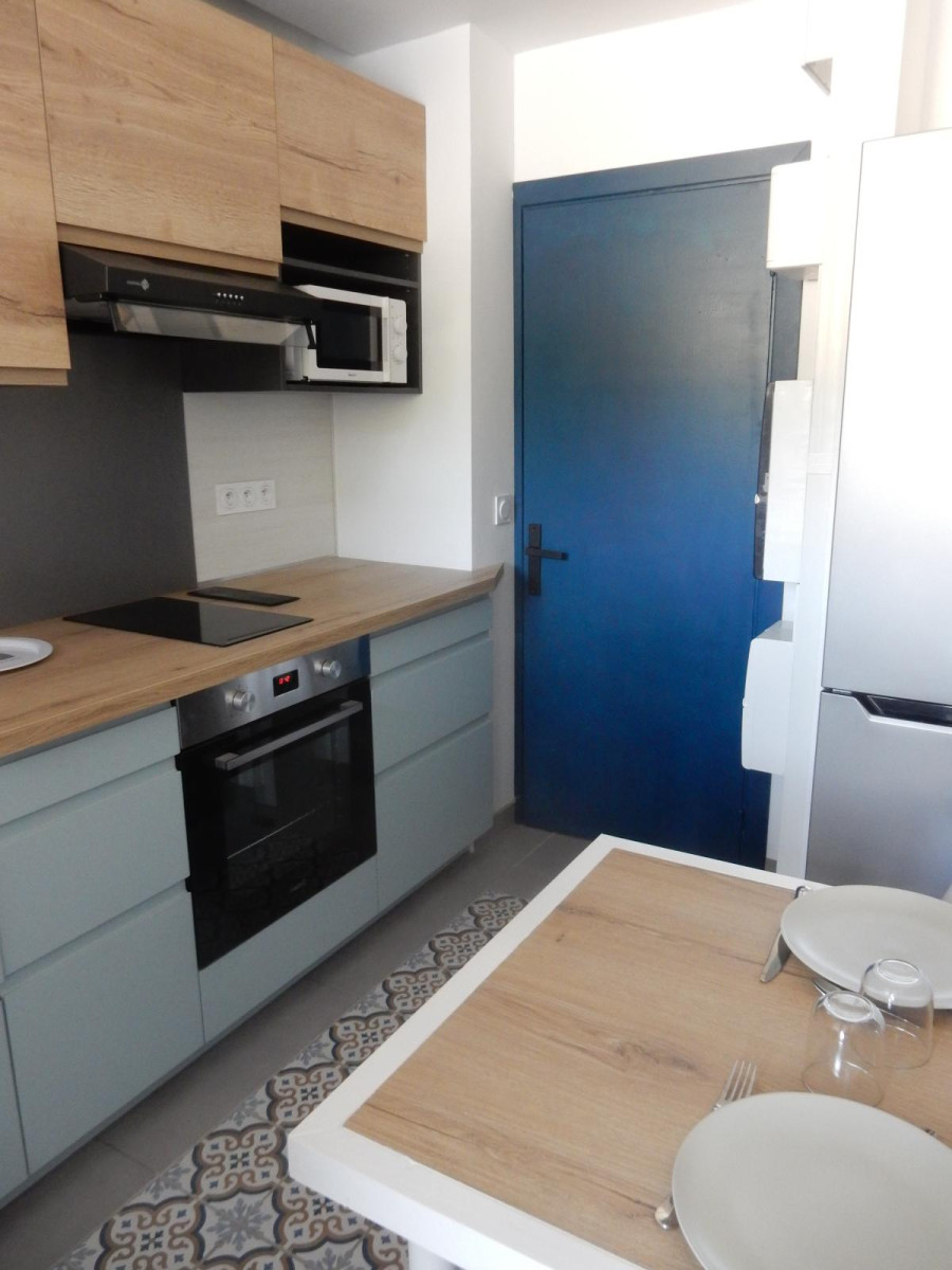 
                                                Colocation
                                                 Colocation dans petit appartement (2 colocataires)