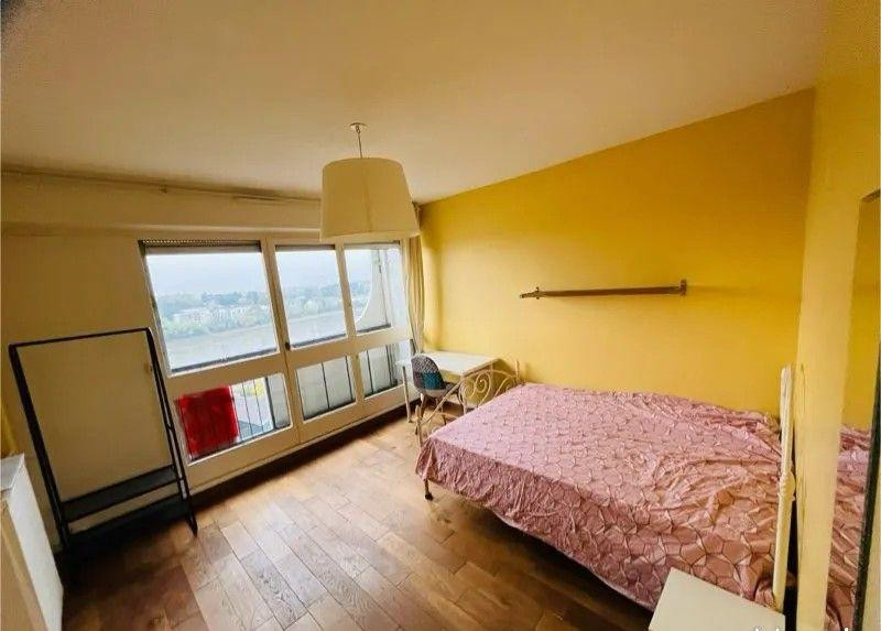 
                                                Location
                                                 Colocation dans T3 meublé 69m² île de Nantes