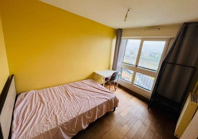 
                                                Location
                                                 Colocation dans T3 meublé 69m² île de Nantes