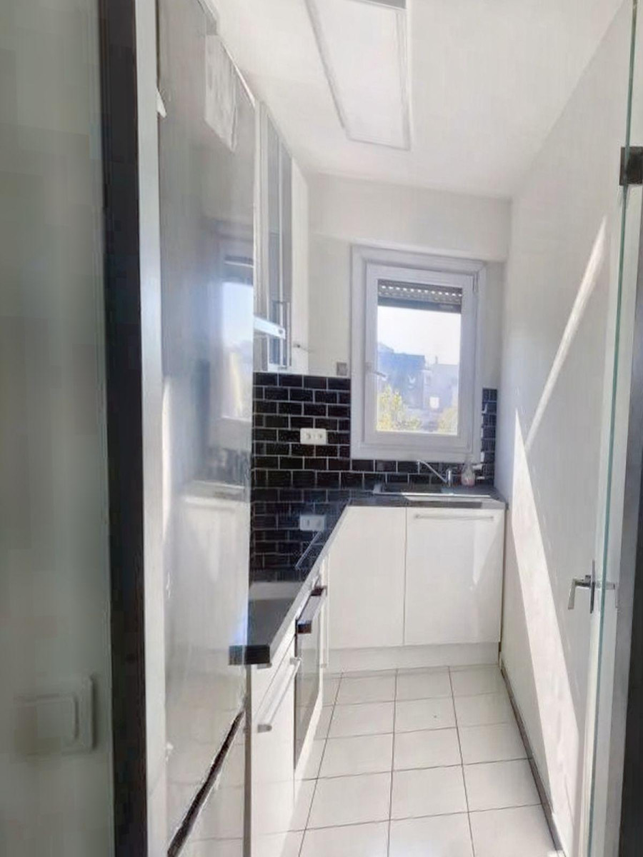 
                                                Location
                                                 Colocation dans un appartement refait à neuf