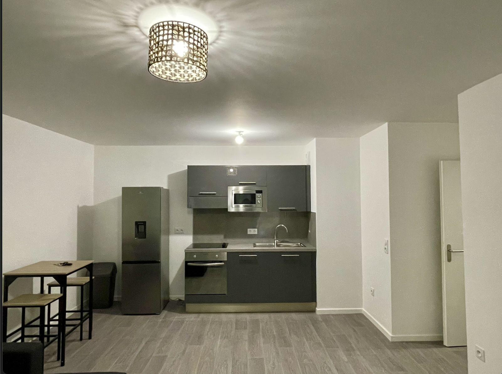 
                                                Colocation
                                                 Colocation dans un Bel appartement neuf 3 pieces