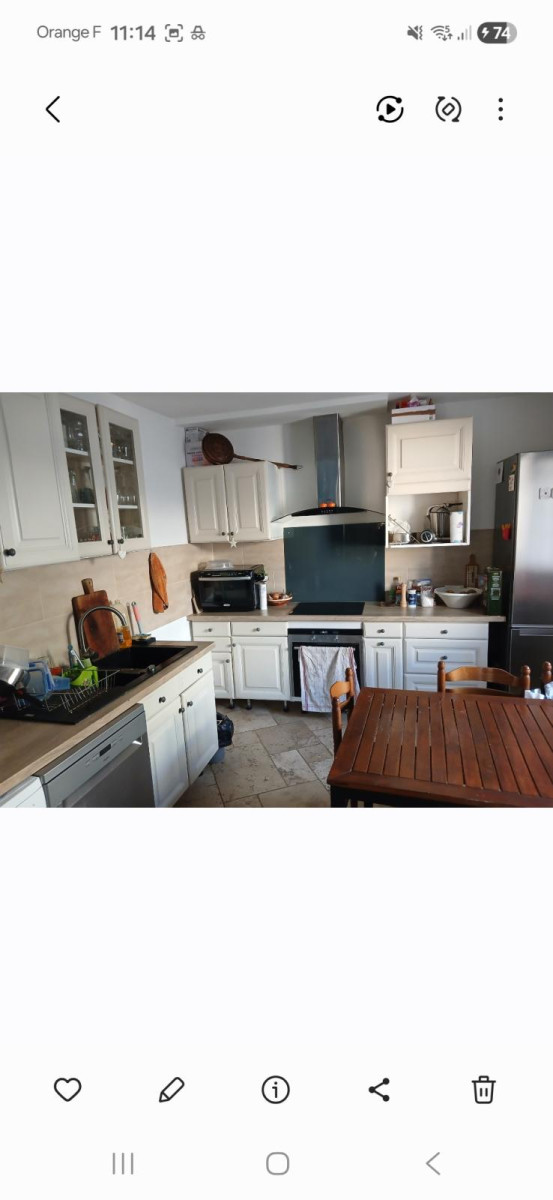 
                                                Location
                                                 Colocation dans un endroit tranquille