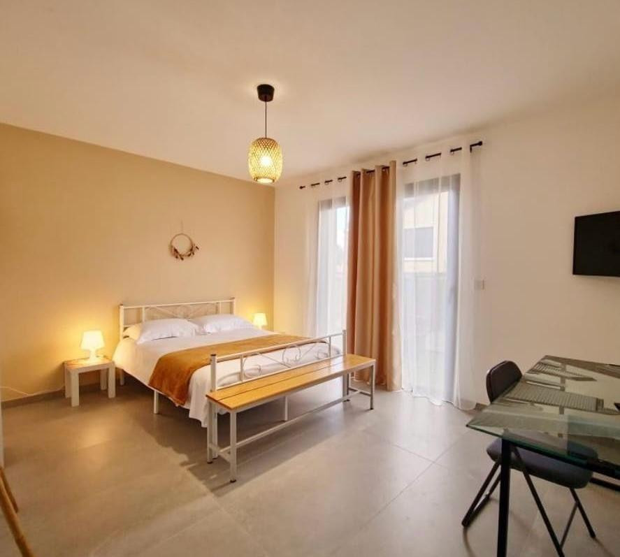 
                                                Colocation
                                                 Colocation dans villa neuve et moderne