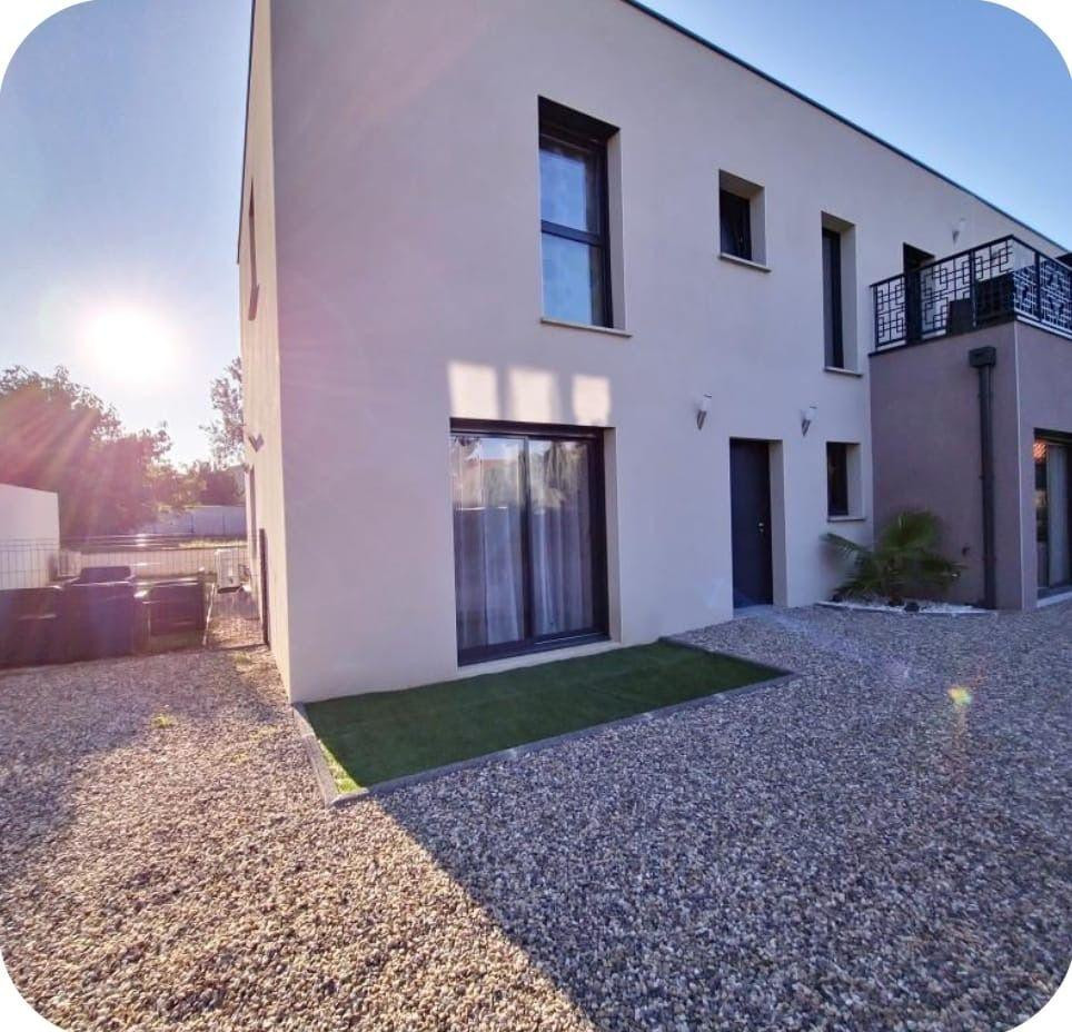 
                                                Colocation
                                                 Colocation dans villa neuve et moderne