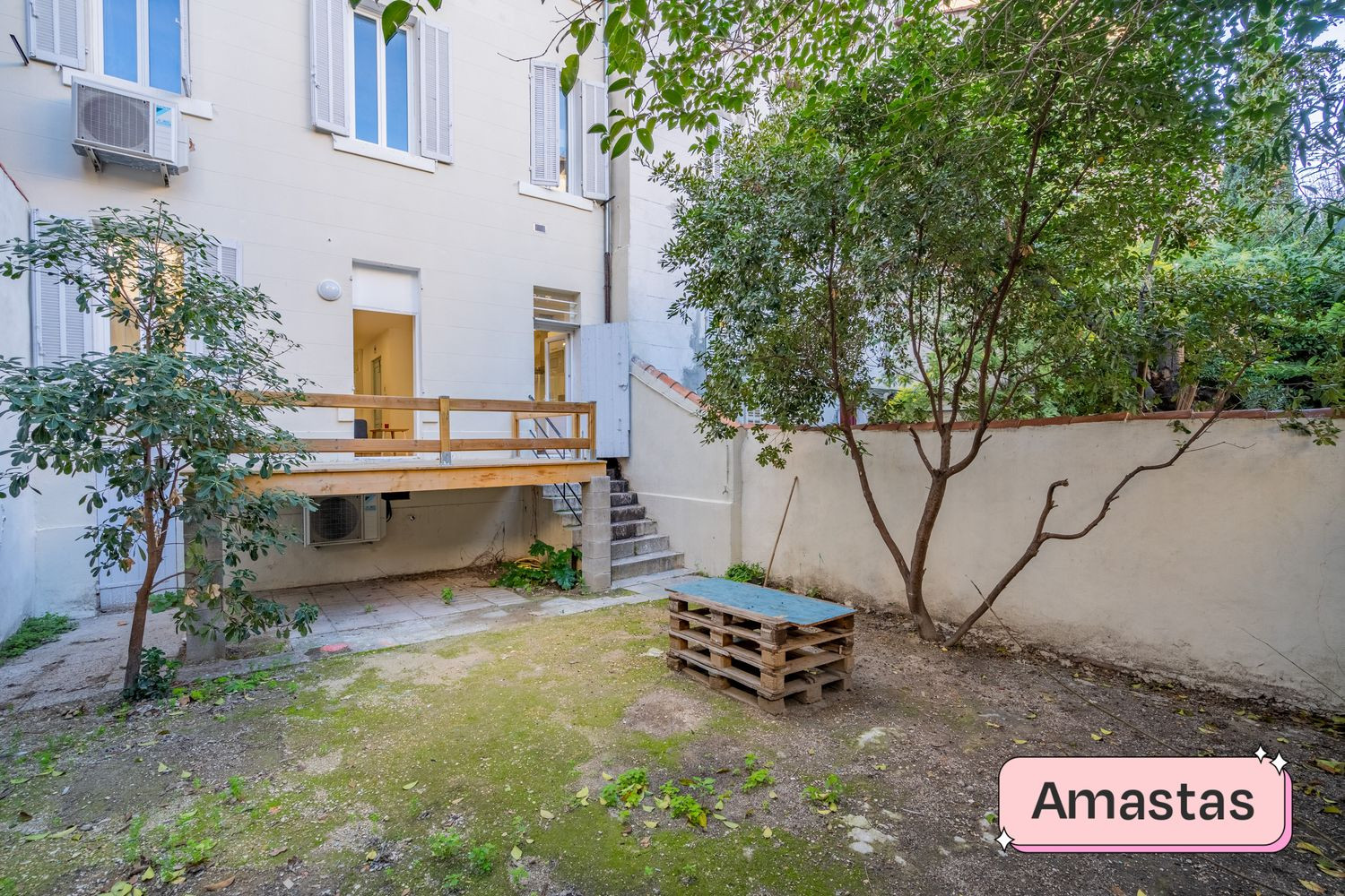 
                                                Colocation
                                                 Colocation de 2 chambres en rez-de-chaussée rue de Lodi avec jardin de 100 m2 plus sa terrasse