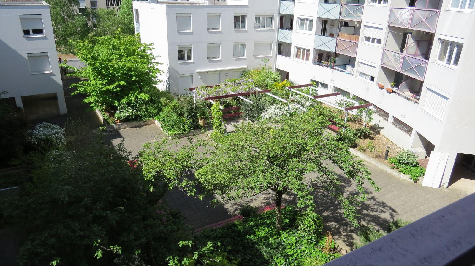 
                                                Location
                                                 Colocation de 2 dans appartement meublé