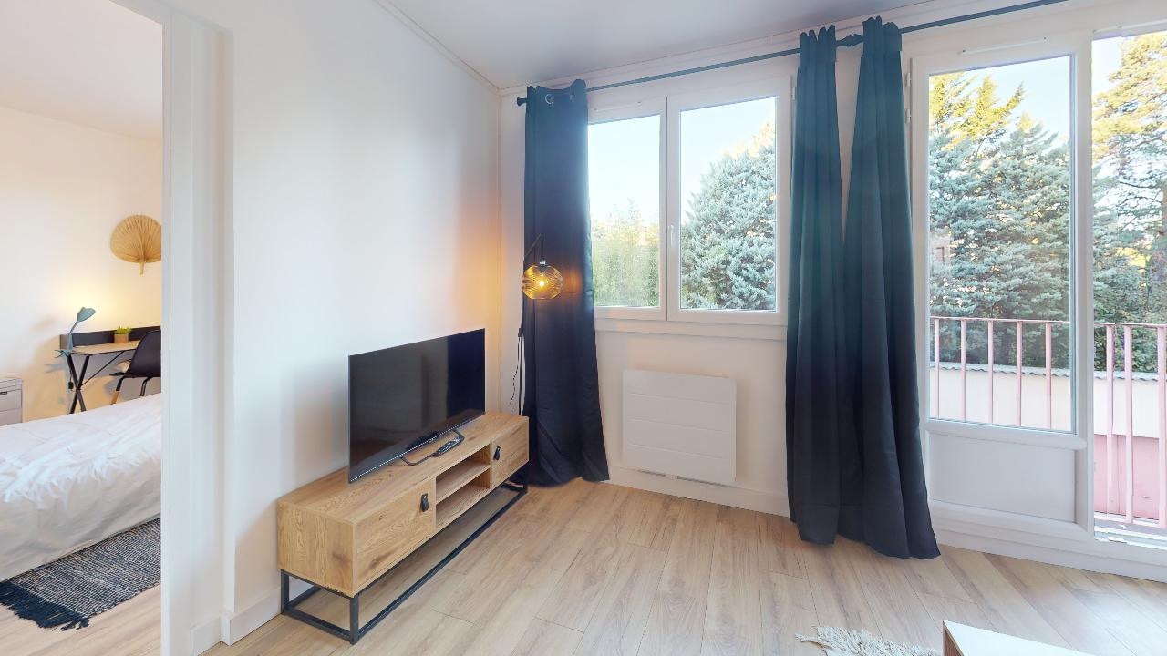 
                                                Colocation
                                                 Colocation de 3 chambres dans un appartement traversant Est/Ouest entièrement meublé et rénové à Lyon 5