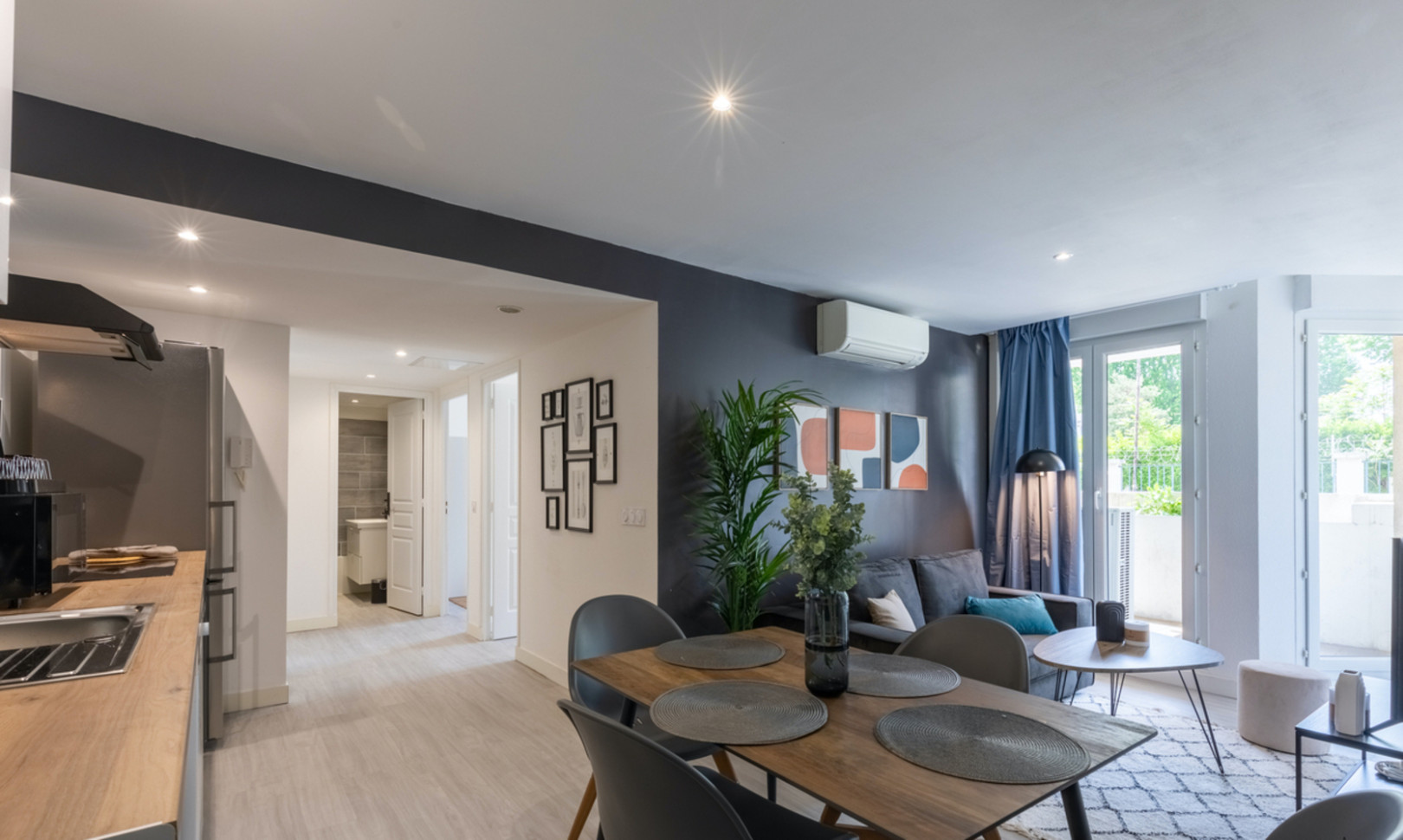 
                                                Colocation
                                                 Colocation de 3 personnes - Lyon 7