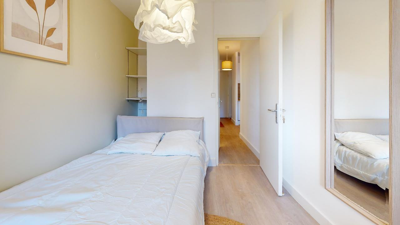 
                                                Colocation
                                                 Colocation de 4 chambres dans un bel appartement meublé et rénové à Villeurbanne