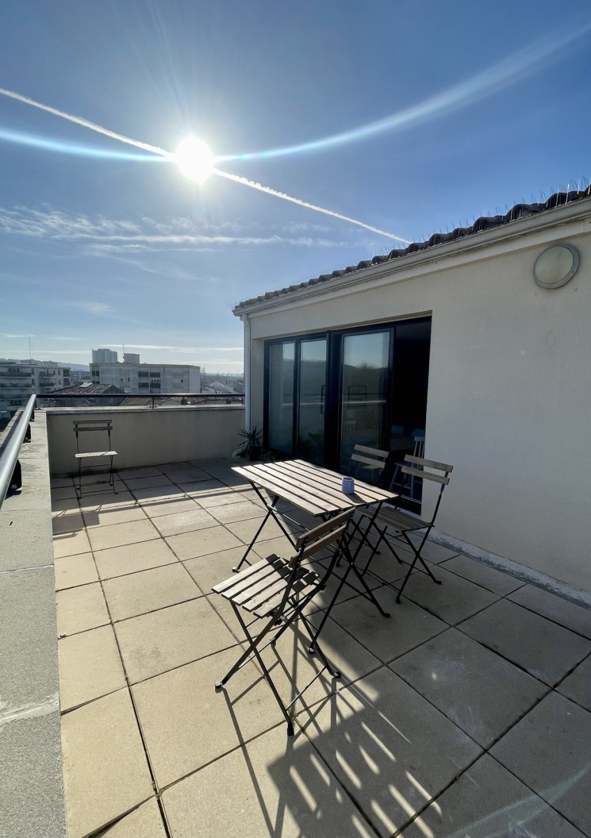 
                                                Colocation
                                                 Colocation de 4 personnes Bordeaux